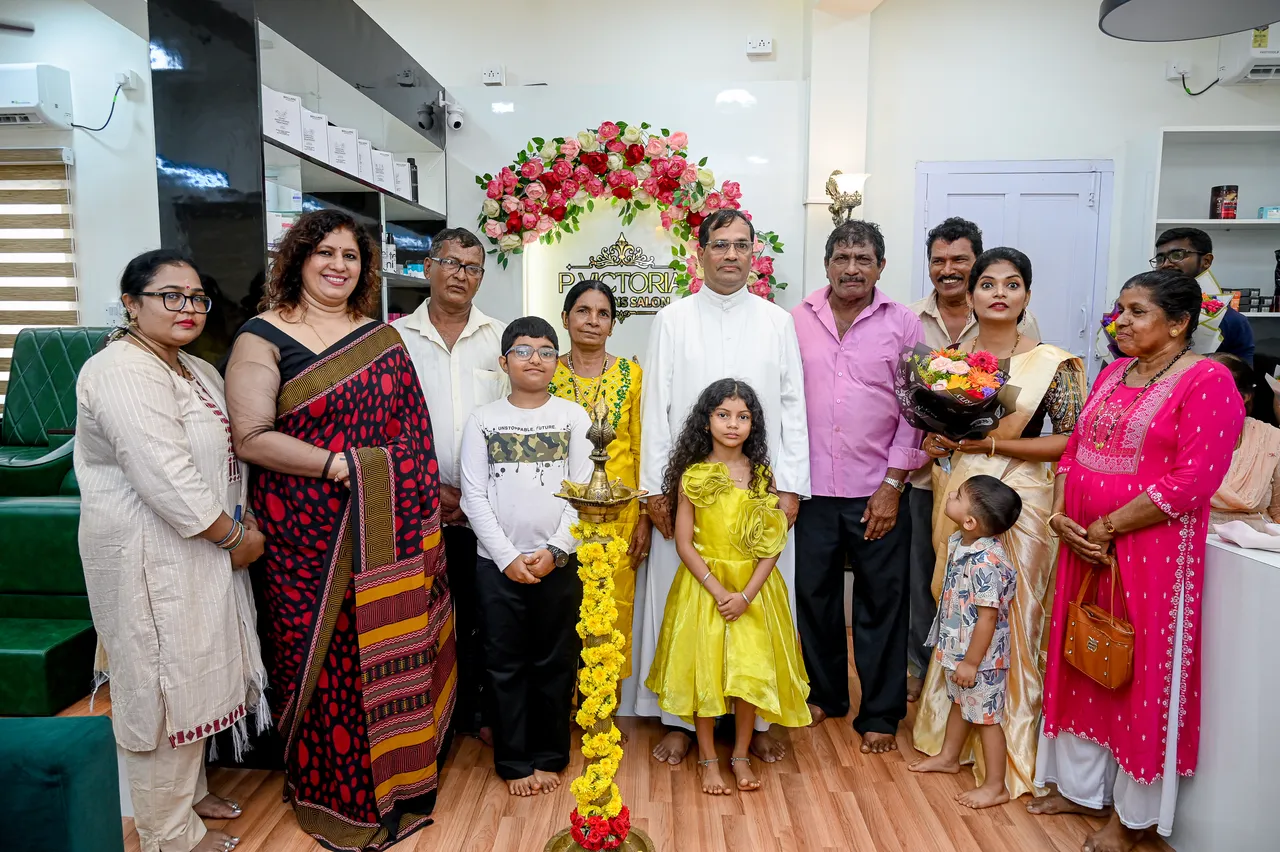 P VICTORIA WOMENS BEAUTY SALON Service in Mangalore