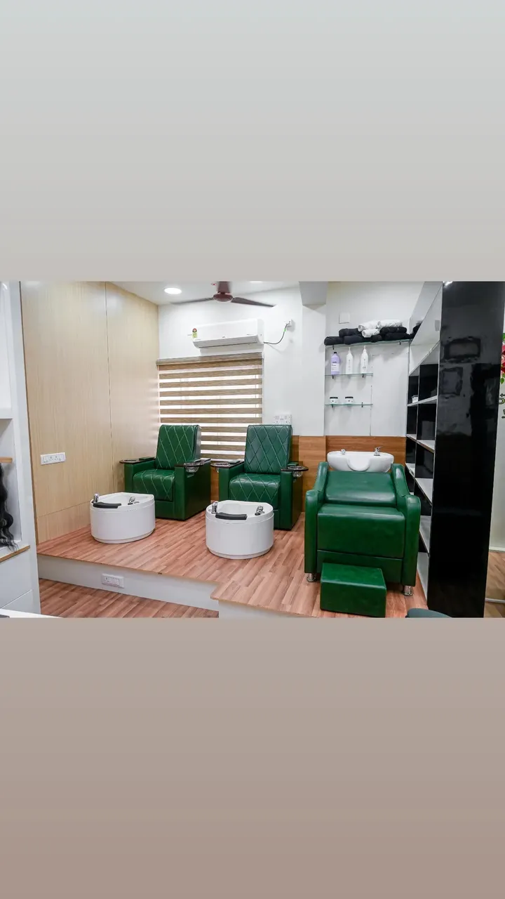 P VICTORIA WOMENS SALON Service in Mangalore